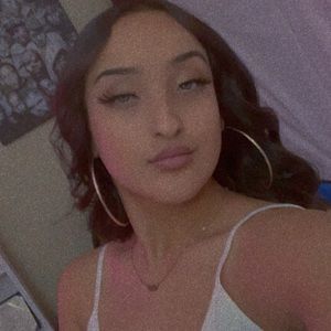 Meet your Posher, Mireya